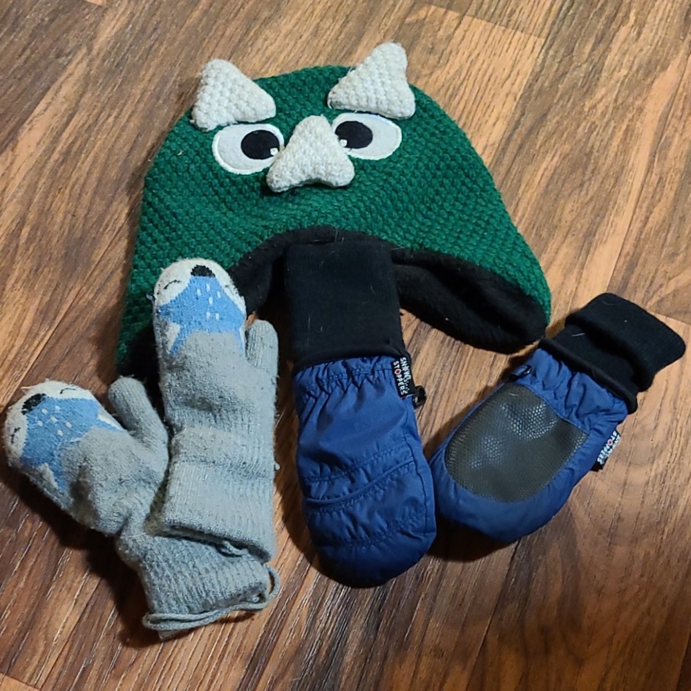 Kids hat and gloves